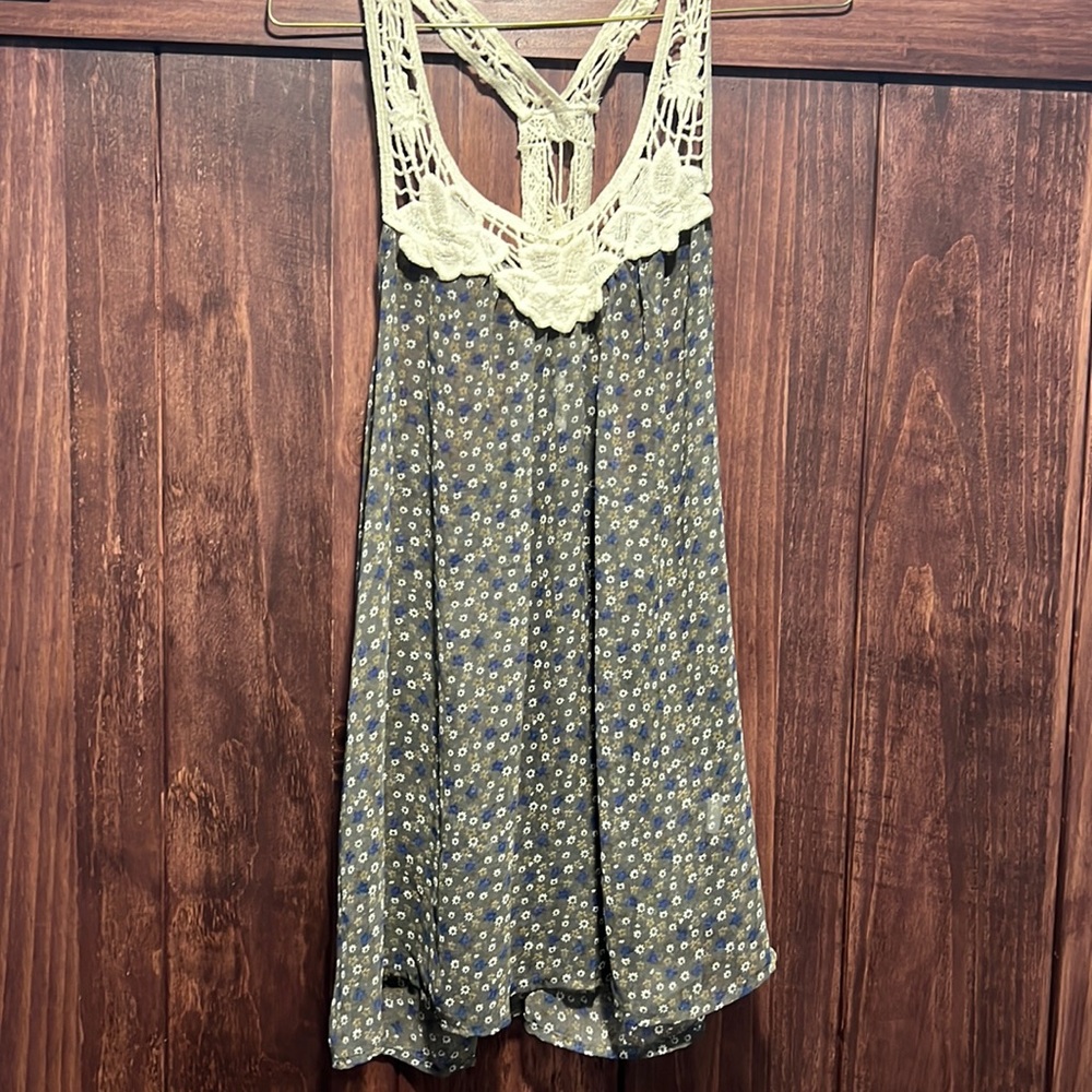D’closet Floral Tank